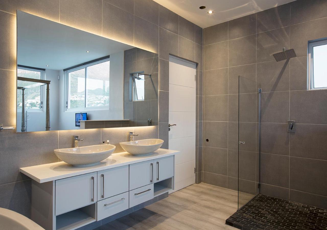 The Beachclub 17 Hout Bay Room photo